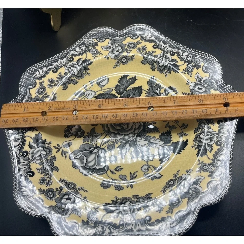 Spode British Flowers Rosa‎ plate, England Archive Collection Yellow Black 9.5
